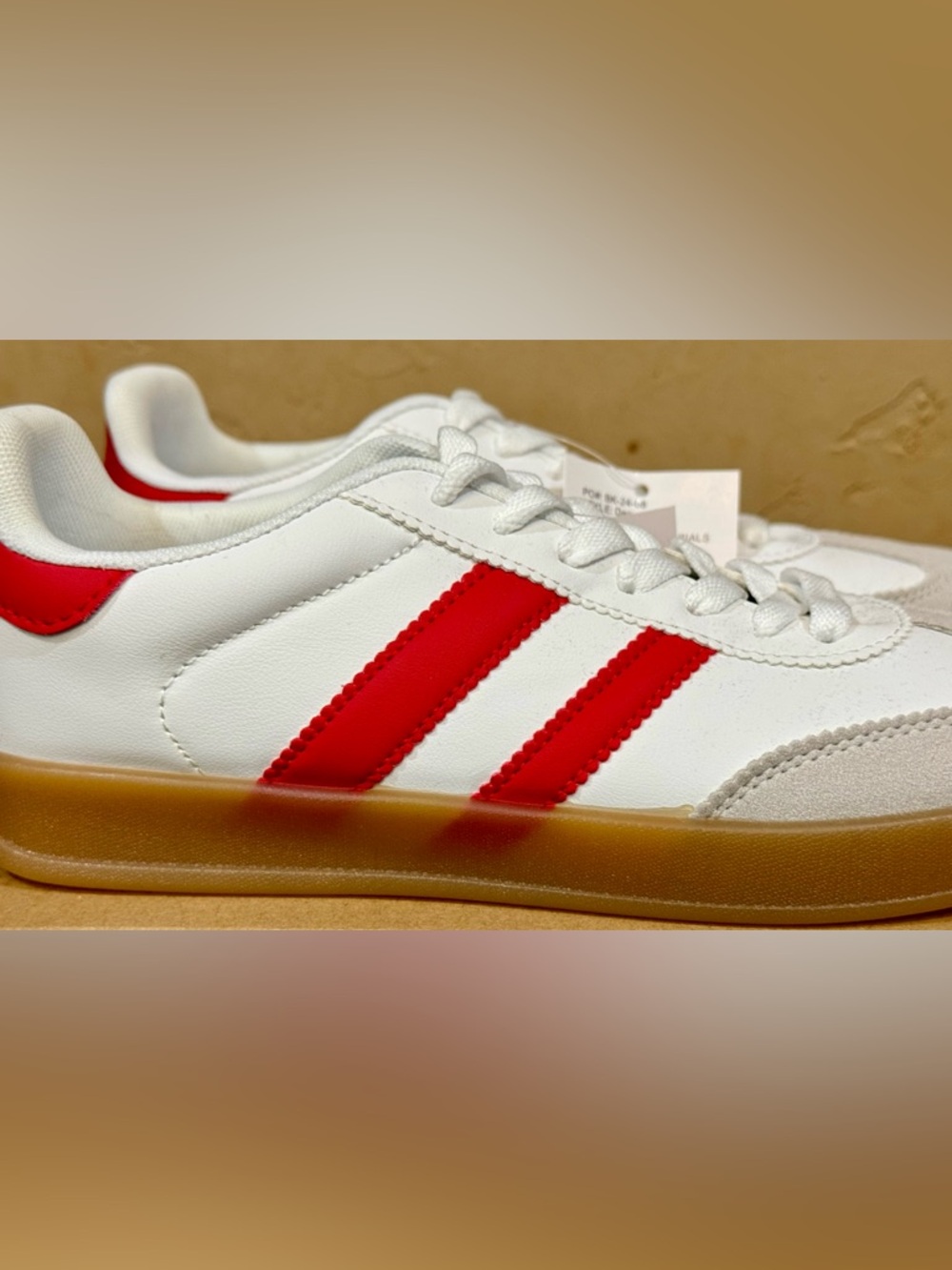 La Sheelah White and Red Casual Women's Sneakers - Classic Stripe Design
Size 9 - Picture 6 of 7